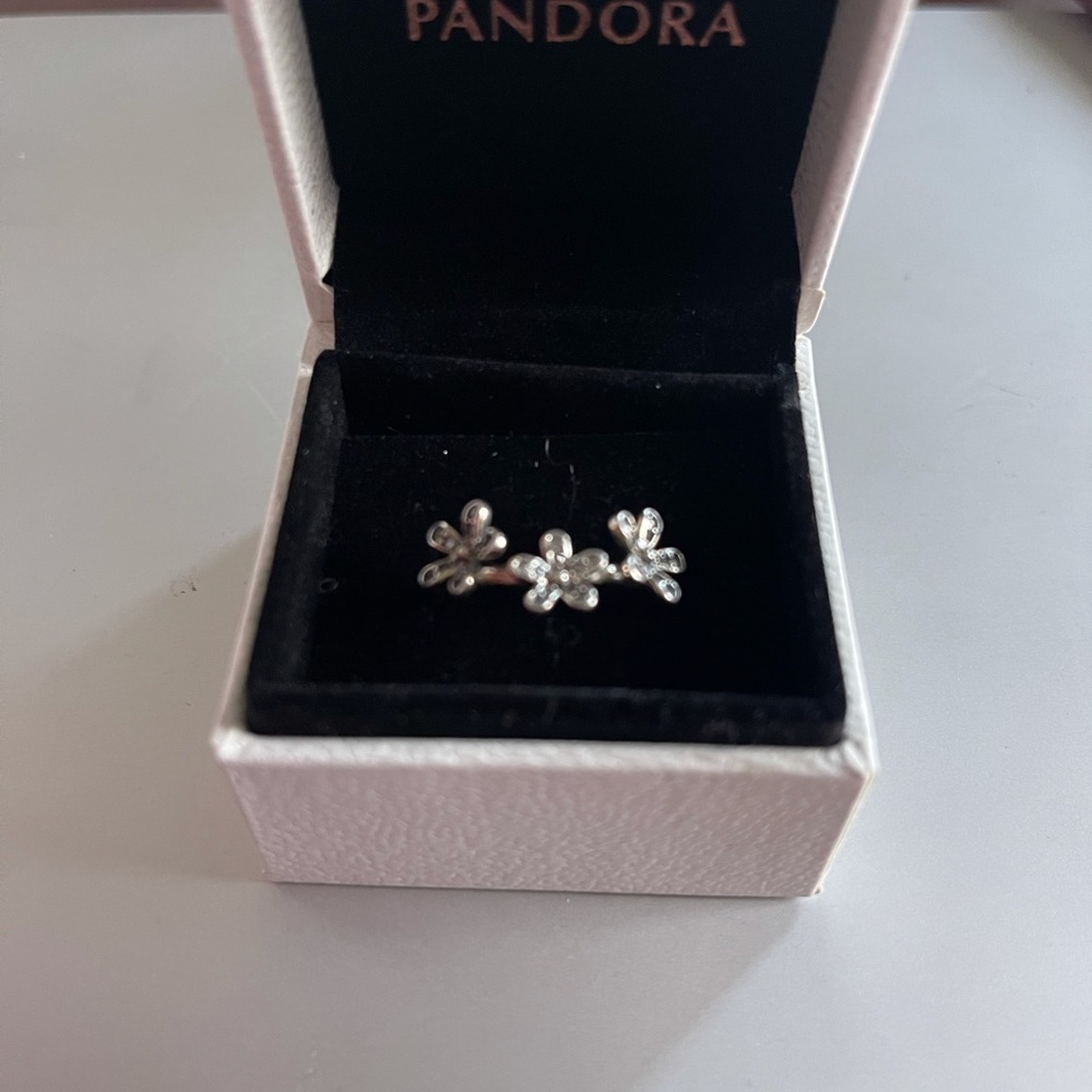 Pandora flower ring